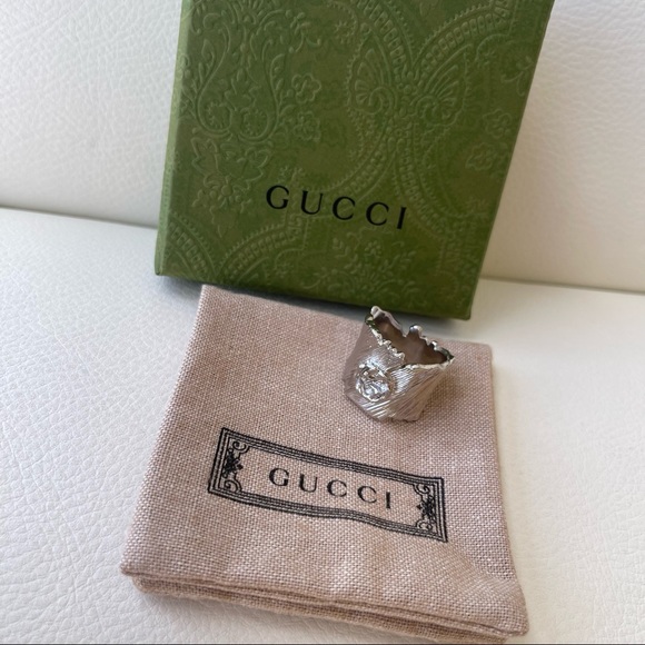 NEW GUCCI RING SILVER COLOUR SIZE M INTERLOCKING G